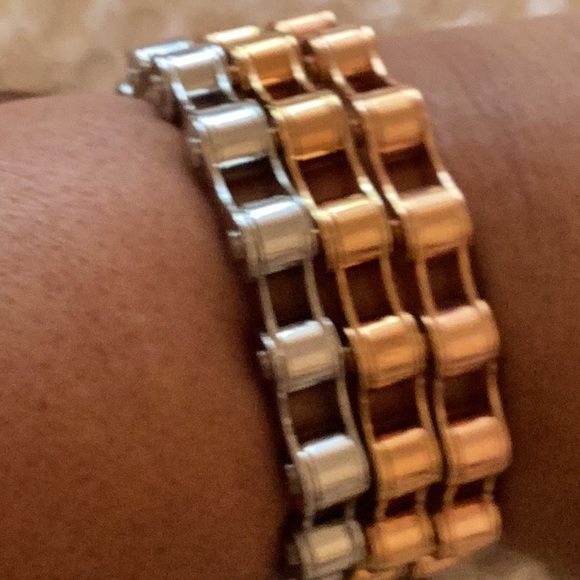 Burberry bike chain metal bracelet excellent condition, never worn - Picture 2 of 4